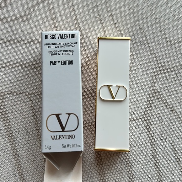 ROSSO VALENTINO EXCLUSIVE PARTY EDITION LIPSTICK undressed velvet matte 111A - Picture 9 of 16